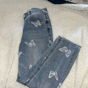 Super cute butter fly jeans 👖🦋